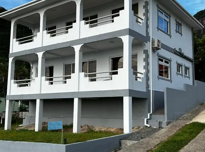 Western Ocean Breeze Self Catering