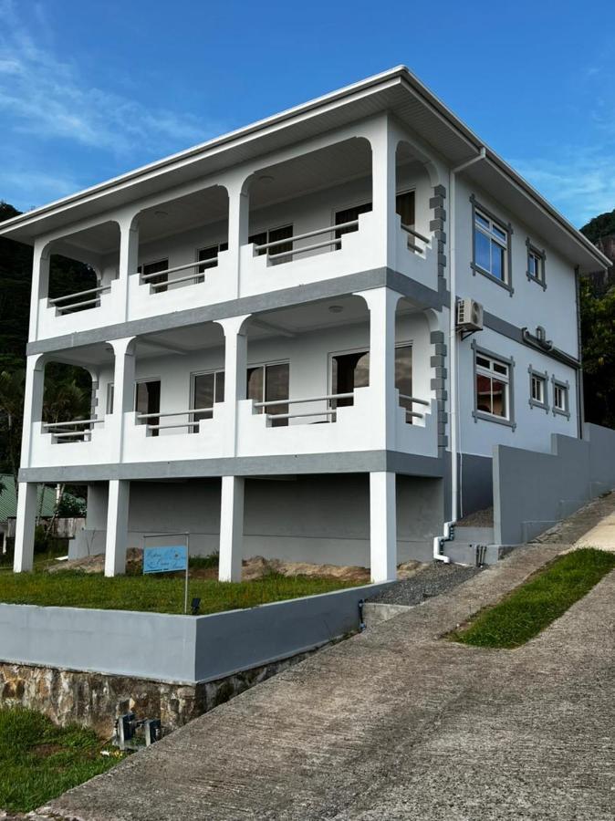 Western Ocean Breeze Self Catering فيكتوريا